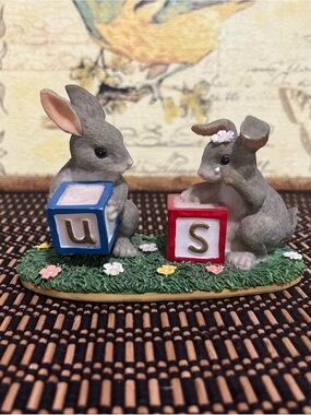 Decorative Gray Bunny Figurine “No Us without You!”